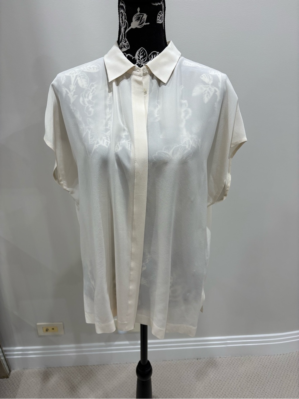 Vince 100% Silk Cream Blouse size large